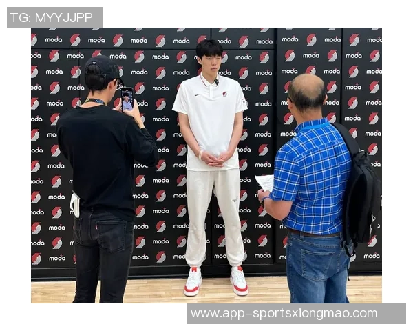 开拓者媒体人建议杨瀚森替补中锋位置应优先于里斯